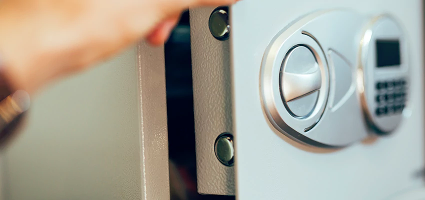 Fingerprint Safe Openers in Hanford, CA